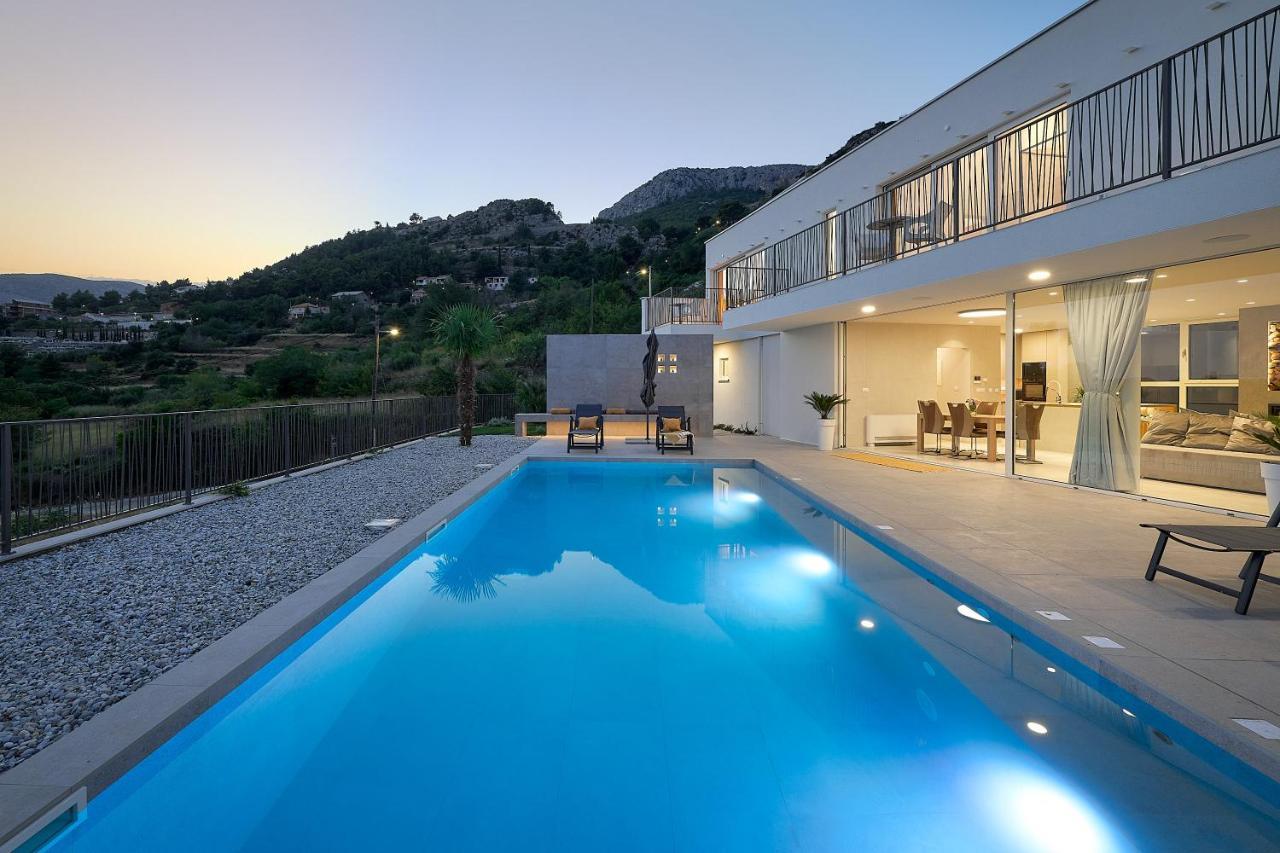 Design Villa Clavis-Brand New Villa With A View Klis Экстерьер фото