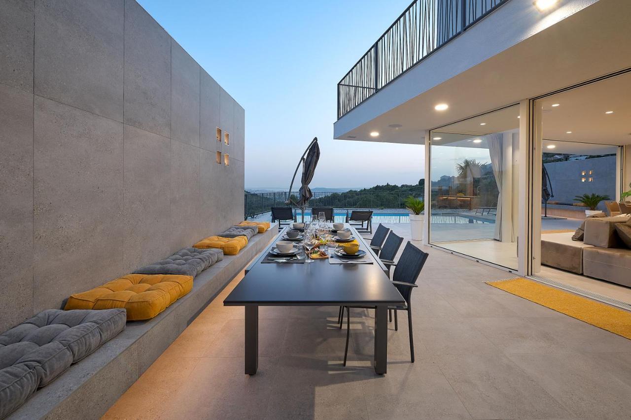 Design Villa Clavis-Brand New Villa With A View Klis Экстерьер фото