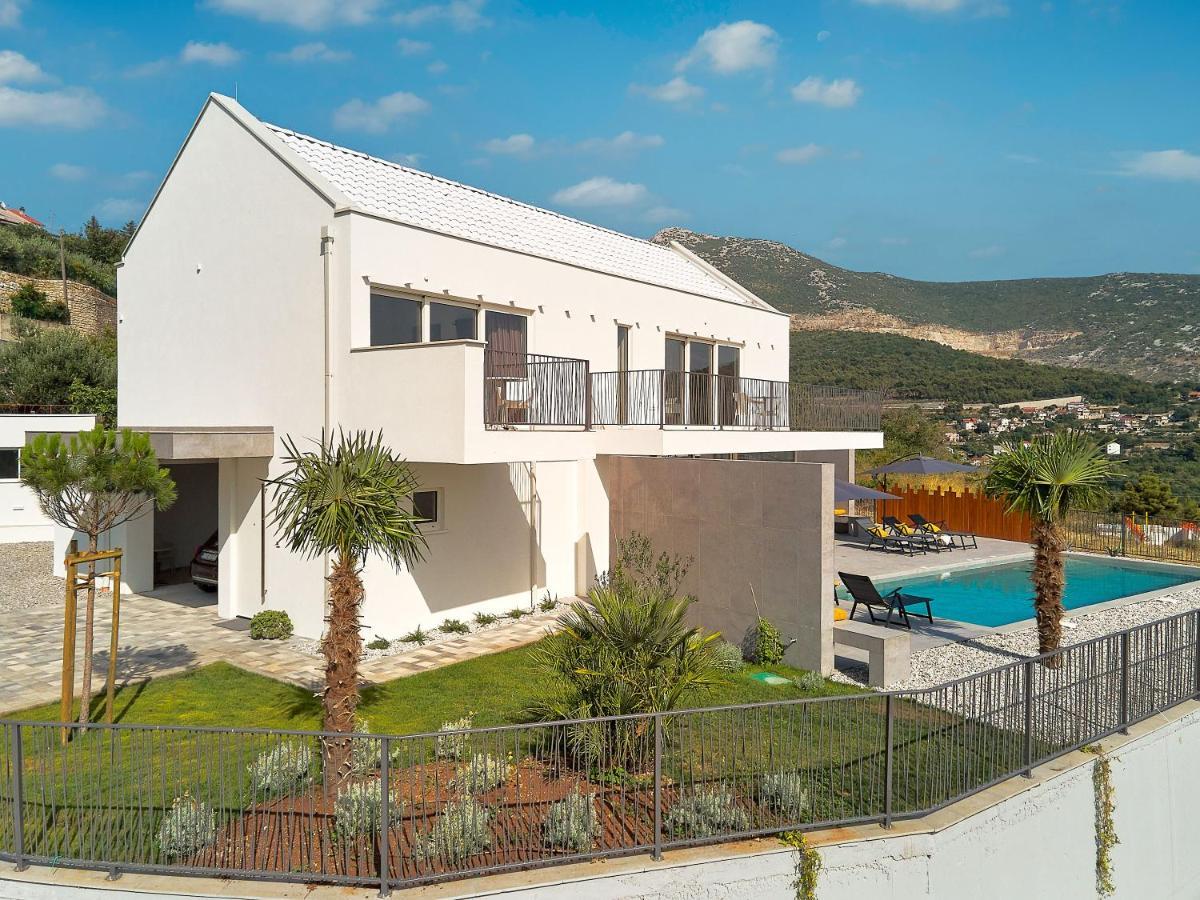 Design Villa Clavis-Brand New Villa With A View Klis Экстерьер фото